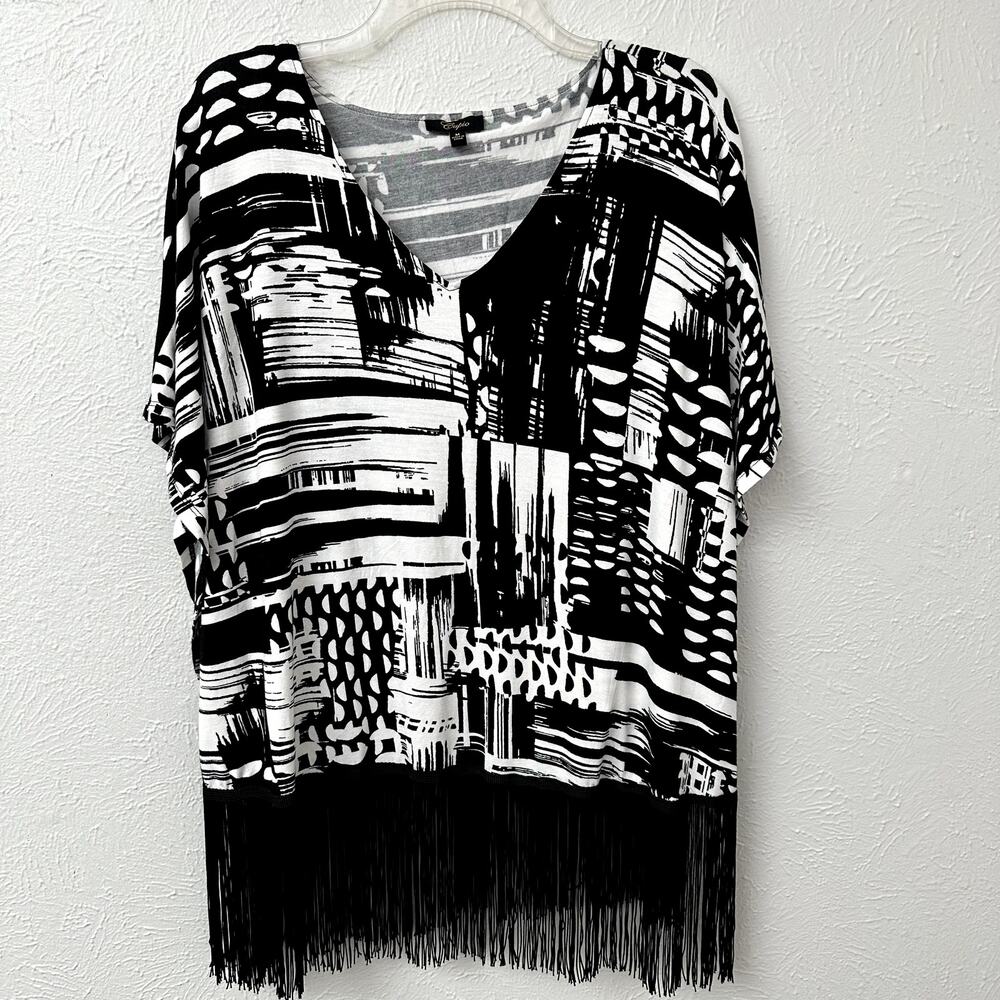 Cupio Black and White Abstract Print Fringe Top Bohemian Western Business Casual